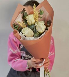 Букет "Осень" из роз, пшеницы и эвкалипта