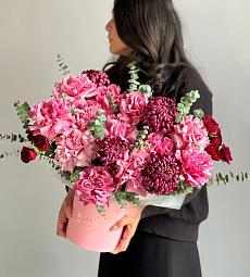 Композиция "Andre" из роз и крупноцветковых хризантем