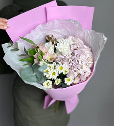Букет "Полет эмоций" из гортензии, альстромерий и хризантем
