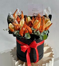 Съедобная композиция "Морской Бриз" из раков, цитрусовых и орехов