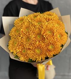 Букет из 15 оранжевых крупных хризантем