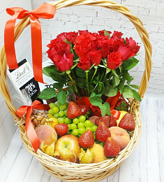 Корзины с фруктами и цветами "Регина"